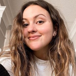 Meet your Posher, Abby